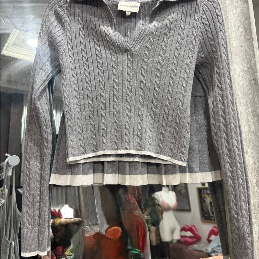 T.J.Maxx Gray V-Neck Cable Knit Sweater
